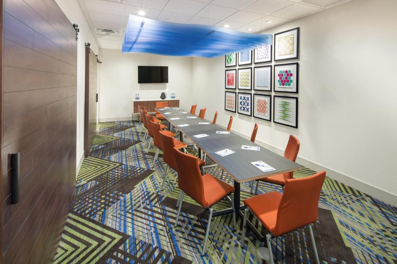 Holiday Inn Express & Suites - Indianapolis Nw - Zionsville, An Ihg Hotel Whitestown Экстерьер фото